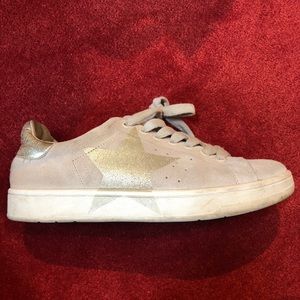 Steve Madden sneakers
